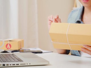 Jak zapakować paczkę do wysyłki? 4 zasady bezpiecznego pakowania