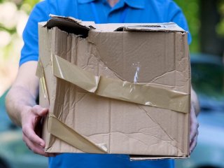Jakie masz prawa, jeśli otrzymałeś uszkodzoną przesyłkę?