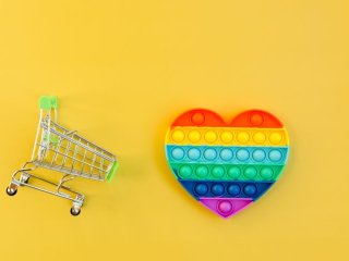 Opakowania a marketing sensoryczny: Jak wykorzystać opakowanie do stymulowania zmysłów i zwiększenia sprzedaży