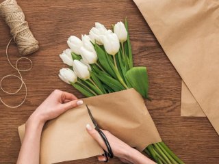 Jak owinąć bukiet w papier?