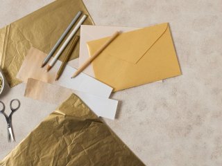Jak zrobić kopertę z kartki papieru?